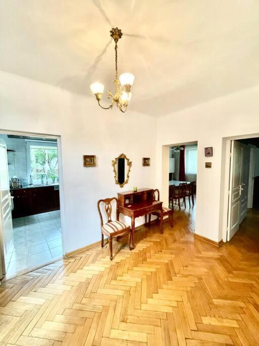 Beautiful Villa With Garden In Milanowek 외부 사진
