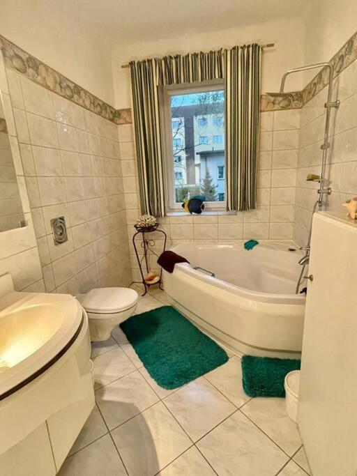 Beautiful Villa With Garden In Milanowek 외부 사진