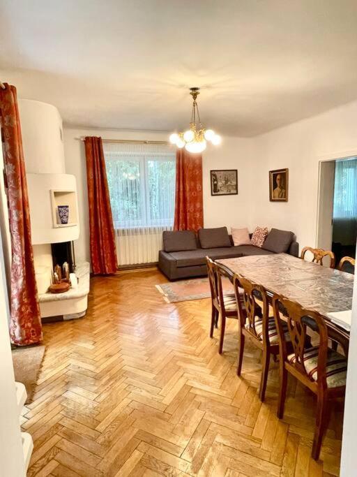 Beautiful Villa With Garden In Milanowek 외부 사진